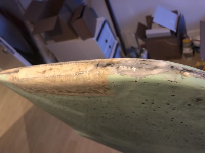 IMG_9561.jpg (2.18 MiB) 7571 mal betrachtet Beschädigung an der Unterkante mit Harz gefüllt